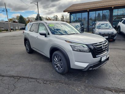 New 2025 Nissan Pathfinder SV