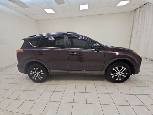 Used 2018 Toyota RAV4 LE FWD image 23