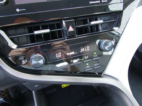 Used 2023 Toyota Camry XLE FWD image 16