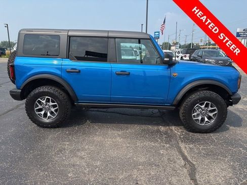 Used 2024 Ford Bronco Badlands image 2