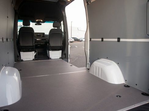 Used 2025 Mercedes-Benz Sprinter 2500 image 41