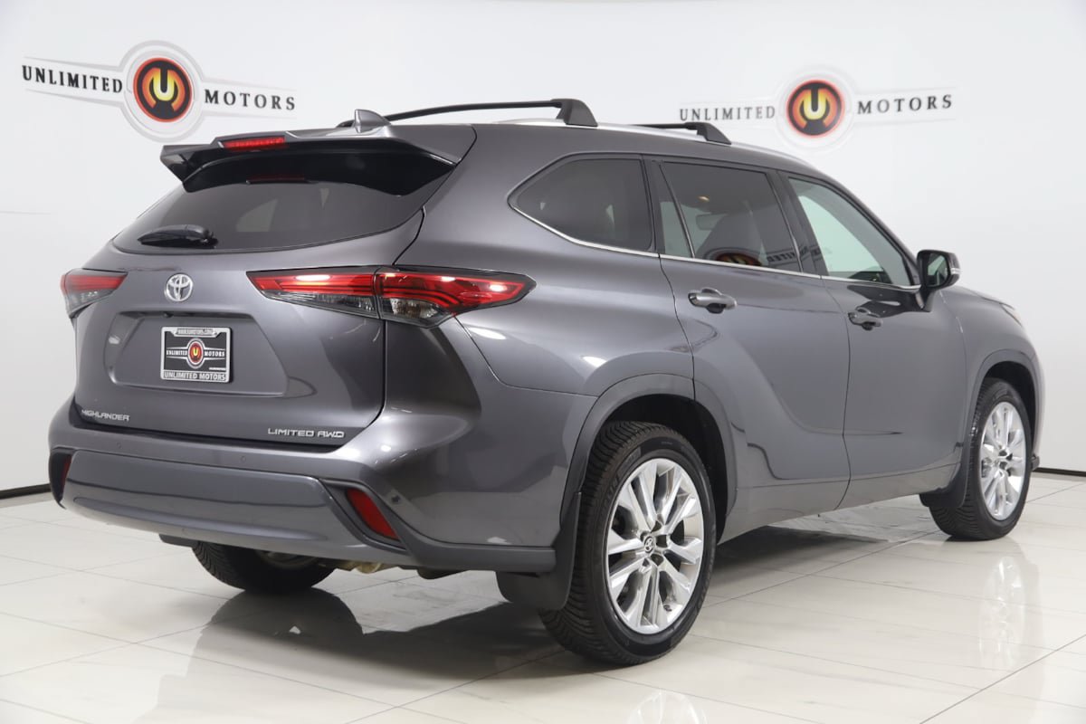 Used 2023 Toyota Highlander Limited AWD/4WD image 3