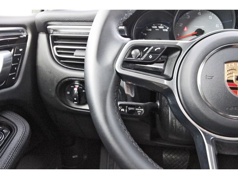 Used 2020 Porsche Macan S image 17