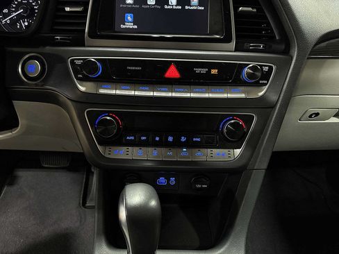 Used 2018 Hyundai Sonata Limited w/ Cargo Package FWD image 21