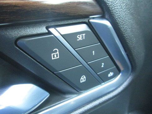 Used 2023 GMC Sierra 1500 SLT AWD/4WD image 22
