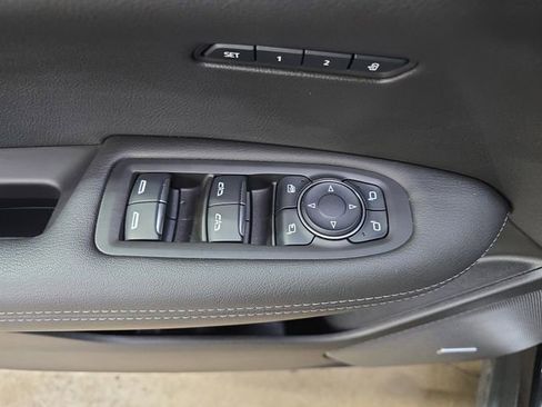 Used 2025 Cadillac XT6 Luxury image 31