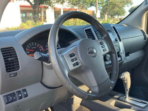 Used 2018 Nissan Frontier SV AWD/4WD image 7