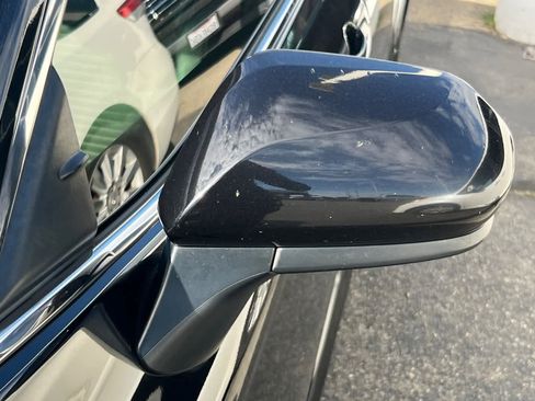 Used 2018 Toyota Camry SE FWD image 9