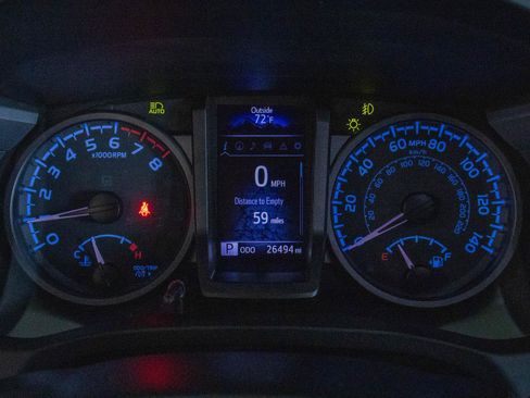 Used 2022 Toyota Tacoma TRD Sport AWD/4WD image 15