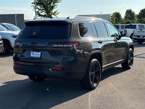 New 2025 Jeep Grand Cherokee L Limited w/ Black Appearance Package image 9