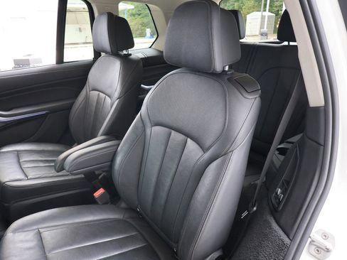 Used 2020 BMW X7 xDrive40i w/ Premium Package AWD/4WD image 22
