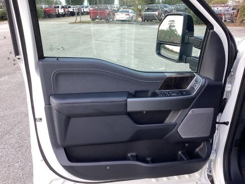 New 2026 Ford F250 Lariat w/ Black Appearance Package image 22