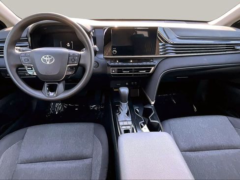 Used 2025 Toyota Camry LE FWD image 17