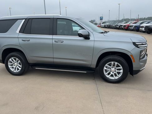 Used 2025 Chevrolet Tahoe LT AWD/4WD image 2