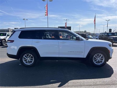 Certified 2023 Jeep Grand Cherokee L Laredo image 11