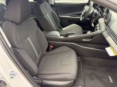 New 2026 Hyundai Elantra SE FWD image 13