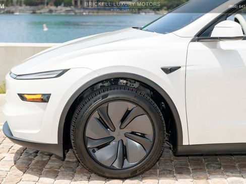 Used 2026 Tesla Model Y Long Range AWD/4WD image 38