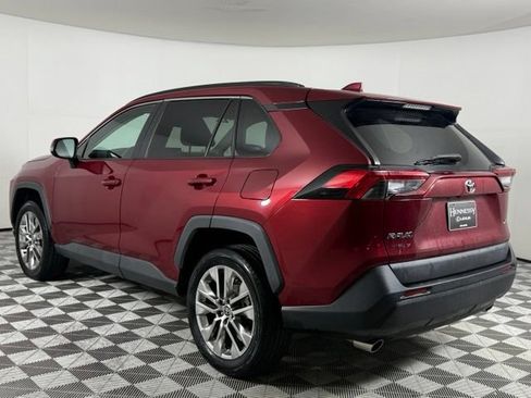 Used 2021 Toyota RAV4 XLE Premium FWD image 6