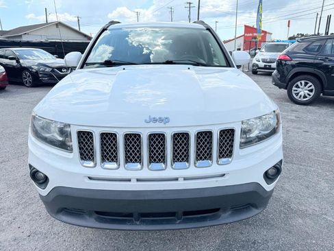 Used 2016 Jeep Compass Latitude image 2