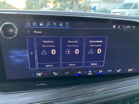 Used 2025 Chevrolet Suburban Z71 image 29