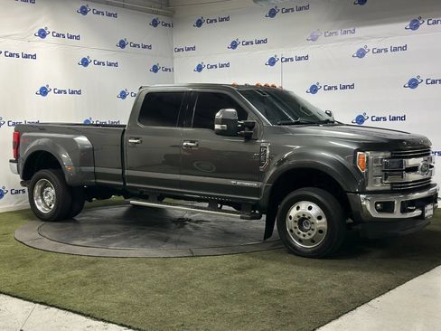 Used 2017 Ford F450 Lariat w/ Lariat Ultimate Package AWD/4WD image 2