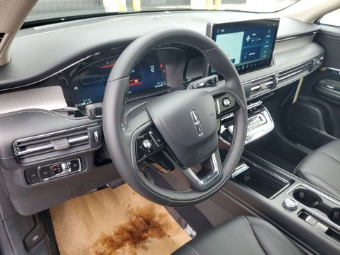 New 2026 Lincoln Corsair Premiere image 13