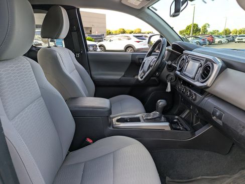 Used 2016 Toyota Tacoma SR5 image 15
