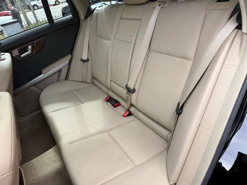Used 2010 Mercedes-Benz GLK 350 4MATIC image 7