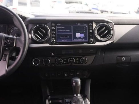 Used 2022 Toyota Tacoma TRD Off-Road w/ Technology Package AWD/4WD image 25