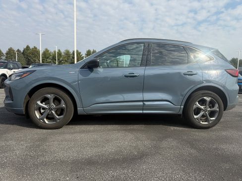 Used 2024 Ford Escape ST-Line w/ Equipment Group 301A image 2