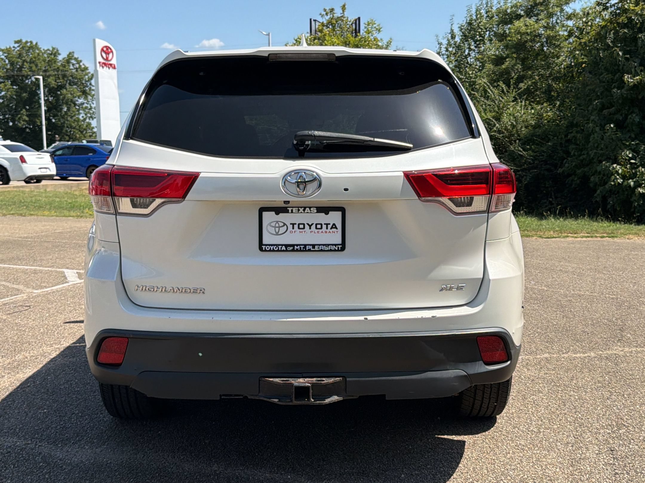 Used 2019 Toyota Highlander XLE FWD image 10