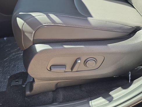 New 2026 Kia Carnival EX FWD image 22