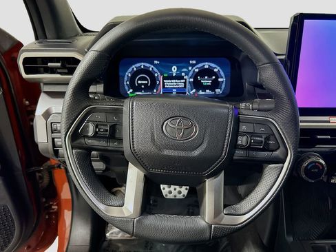 Used 2025 Toyota Tacoma TRD Sport AWD/4WD image 9
