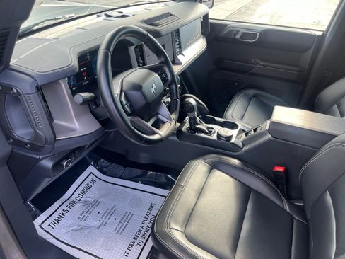 Used 2025 Ford Bronco Outer Banks w/ Sasquatch Package AWD/4WD image 10