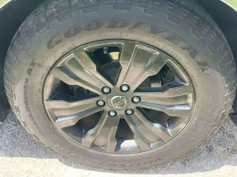 Used 2017 Nissan Armada SL image 8