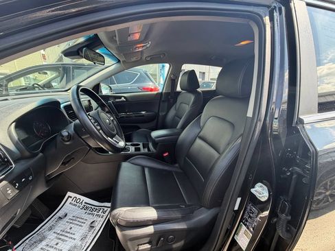 Used 2020 Kia Sportage EX AWD/4WD image 9