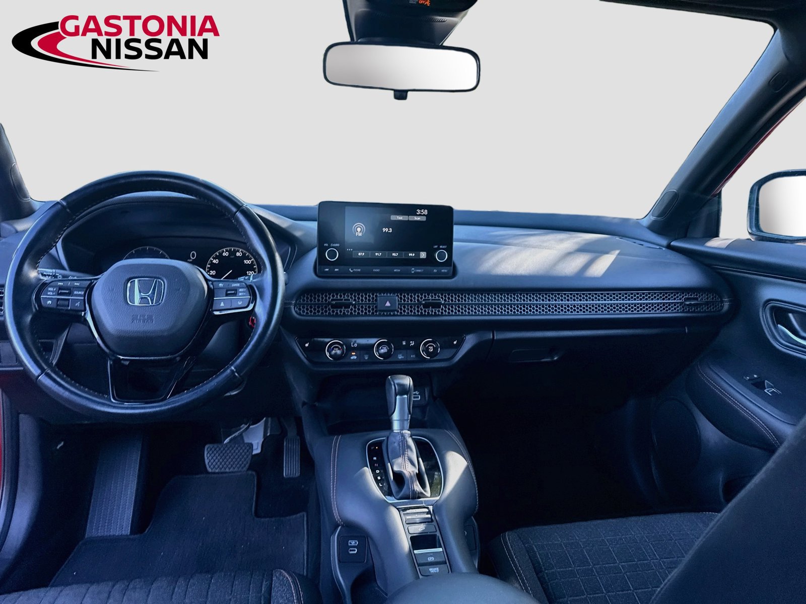 Used 2025 Honda HR-V Sport image 29