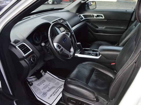 Used 2013 Ford Explorer Sport image 12