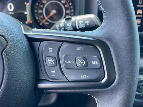 Used 2025 Jeep Wrangler Unlimited Sport AWD/4WD image 16