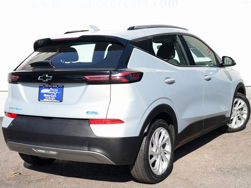 Used 2022 Chevrolet Bolt EUV LT image 3