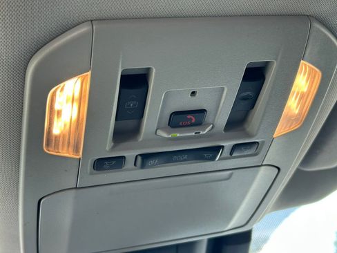 Used 2024 Toyota Highlander Platinum image 21