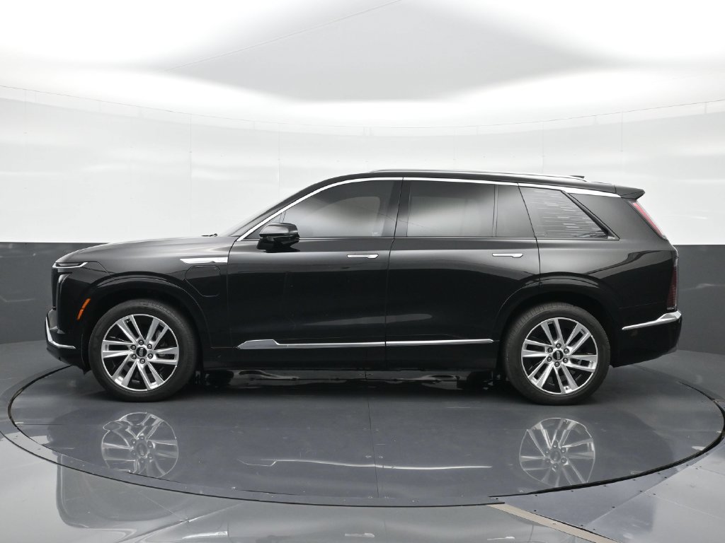 Certified 2026 Cadillac Vistiq Luxury AWD/4WD image 3