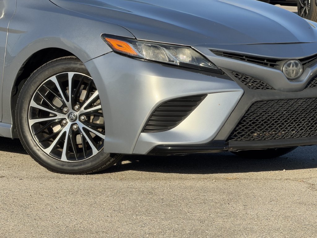 Used 2019 Toyota Camry SE w/ Carpet Mat Package FWD image 7