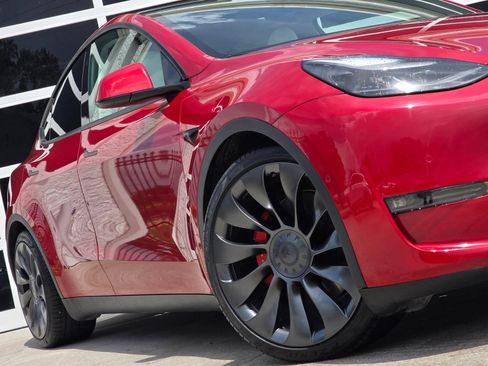 Used 2022 Tesla Model Y Performance AWD/4WD image 12