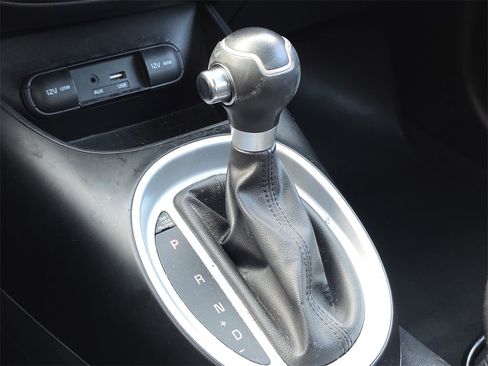 Used 2016 Kia Soul image 31