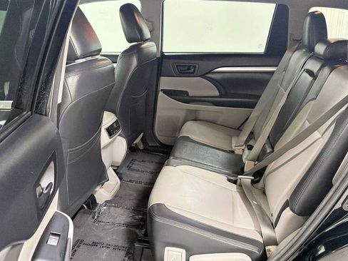 Certified 2018 Toyota Highlander LE FWD image 23