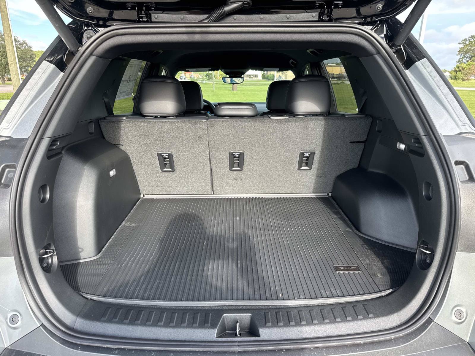 New 2027 GMC Terrain Elevation w/ Elevation Premium Package FWD image 11