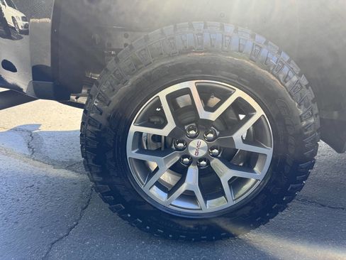 Used 2022 GMC Canyon AT4 image 19