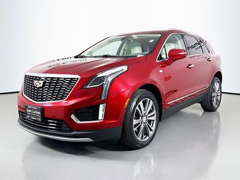 Used 2021 Cadillac XT5 Premium Luxury image 3