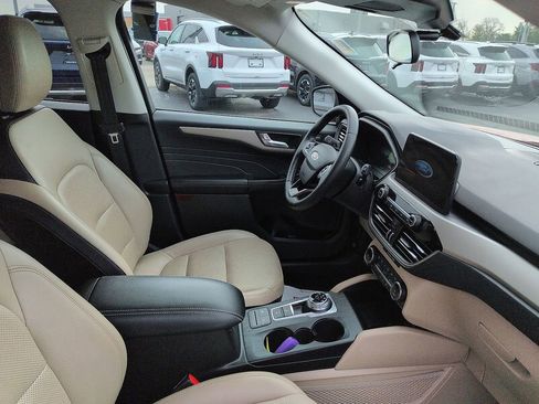 Used 2022 Ford Escape SEL w/ Technology Package image 7